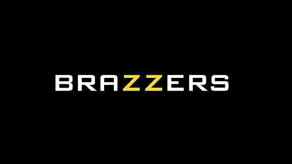 Hotel Full Of Sluts - Arabelle Raphael, BADKITTYYY / Brazzers  / stream full from www.zzfull.com/peek