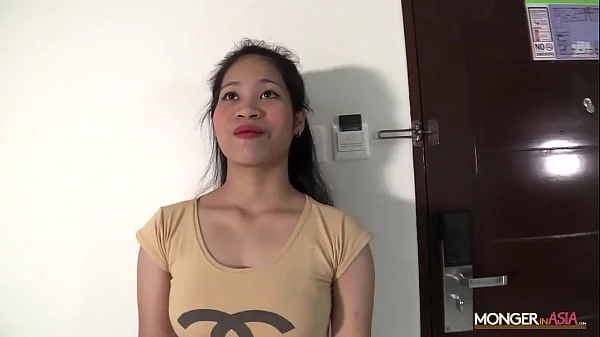 Big titty Filipina bangmaid blows the boss