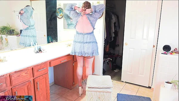 Helping stepmom dress I get to cum inside her