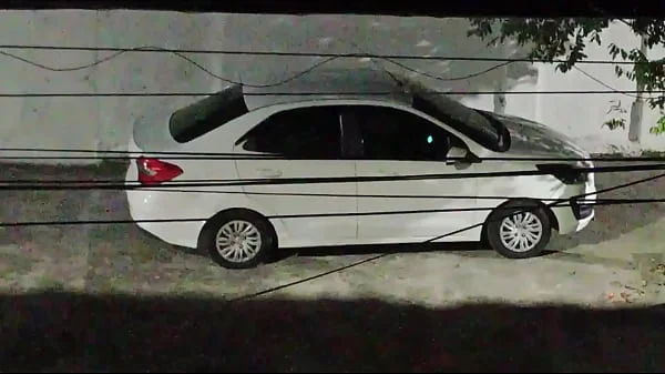 fode com amante no carro na frente de casa e volta cheia de porra sorridente