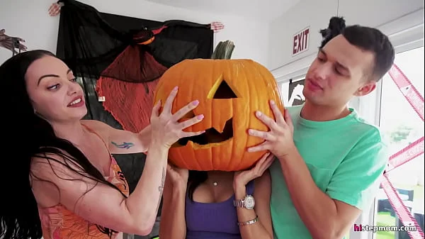 Stepmom's Head Stucked In Halloween Pumpkin, Stepson Helps With His Big Dick! - Tia Cyrus, Johnny