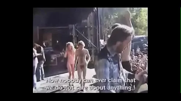 Having sex at the concert