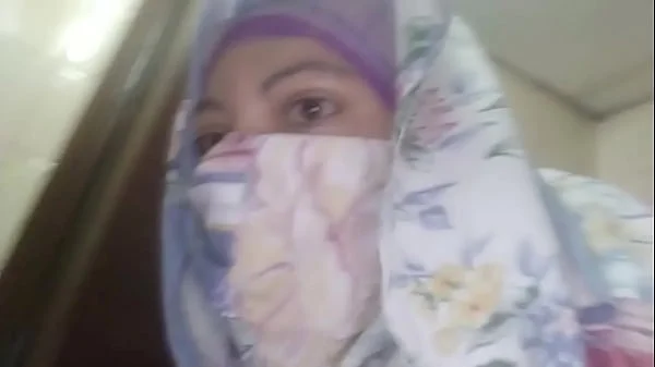 Real Arab عرب وقحة كس Mom Sins In Hijab By Squirting Her Muslim Pussy On Webcam ARABE RELIGIOUS SEX