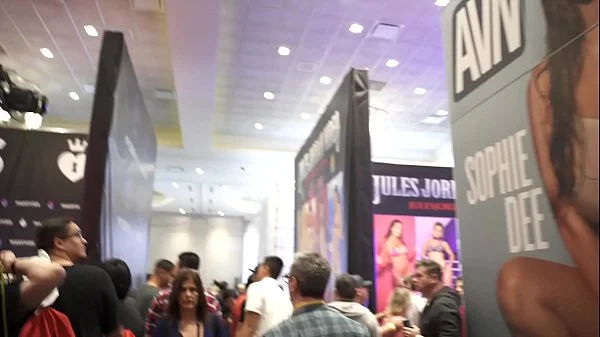 SUPER SEXY & STACKED MYSTIQUE GETS SHOWN SO MUCH LOVE AVN 2020! A TRUE LEGEND IN THE MAKING!