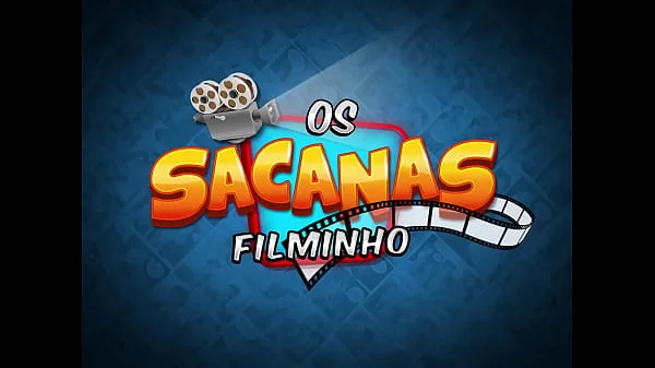 Fudendo o cuzinho da empregada bunduda no banheiro de casa... Esfregão na empregada - Os Sacanas Filminho