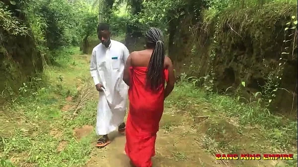 AS A OF A POPULAR MILLIONAIRE, I FUCKED AN AFRICAN VILLAGE GIRL ON THE VILLAGE ROADS AND I ENJOYED HER WET PUSSY (FULL VIDEO ON XVIDEO RED)